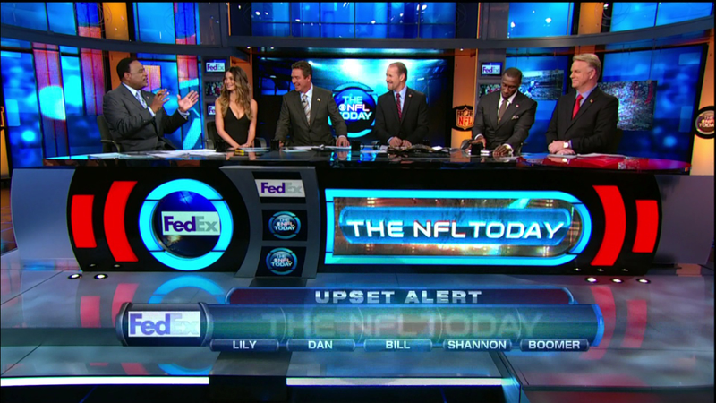 Illustration for article titled Dan Marino Spent Most Of "The NFL Today" Staring At Lily Aldridge's Cleavage